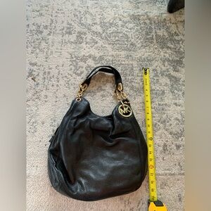 MICHAEL KORS FULTON SHOULDER HANDBAG BLACK LEATHER GOLD HARDWARE